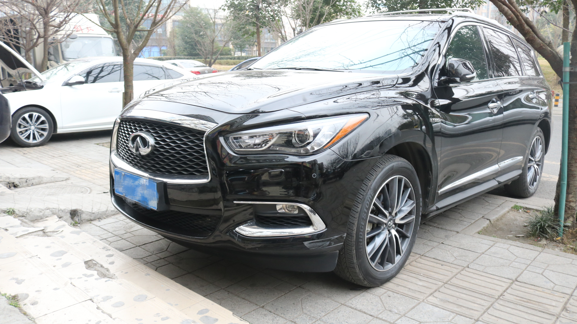 QX60车灯改装效果-天一车灯